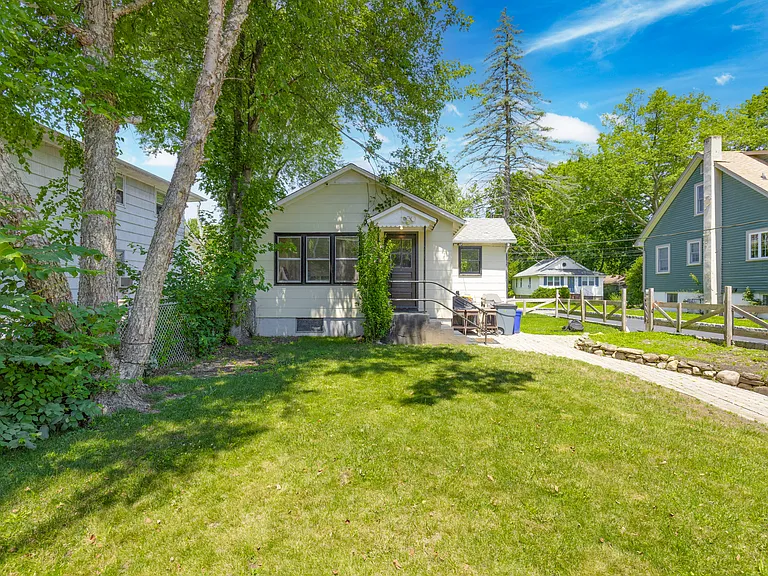 47 Lakeview Ter — Photo 18