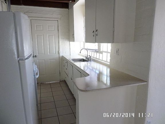 3rd image of 3574-1 E Bellevue Ave