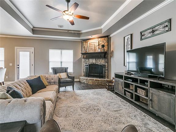 5th image of 11608 Mallorca Dr