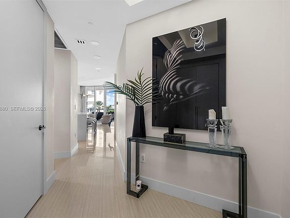 4th image of 100 S Pointe Dr APT 509