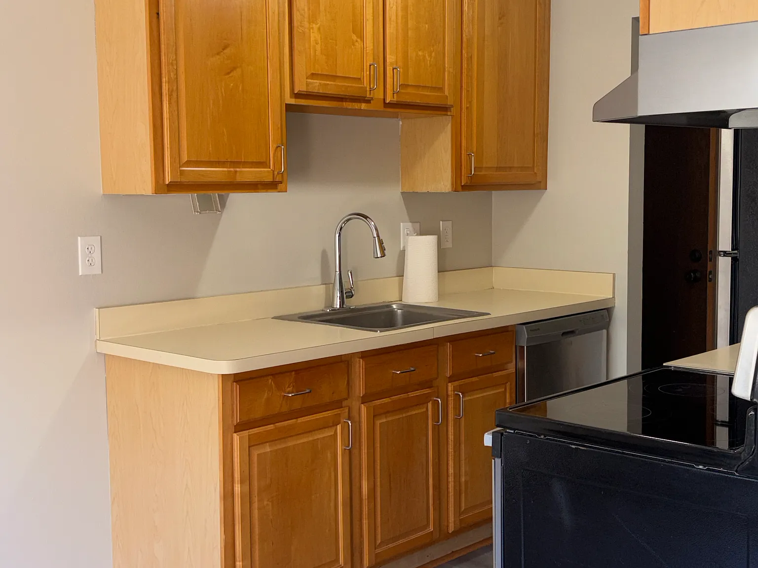 2 bed, 918 sqft, $1,425 — Photo 3