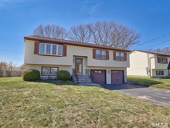 2nd image of 11 Woodmere Road