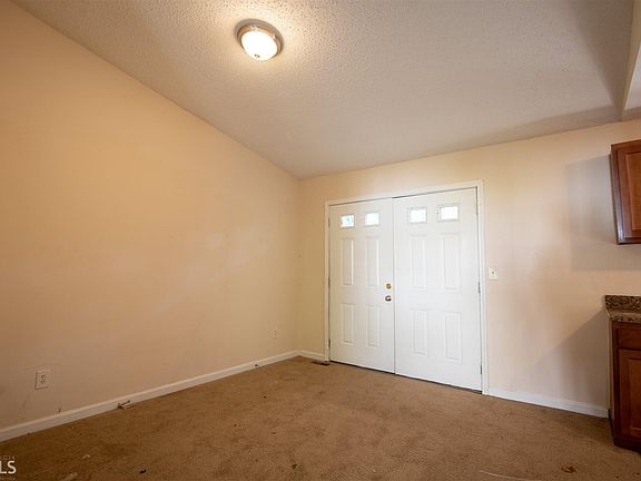 4th image of 1828 Christopher Dr