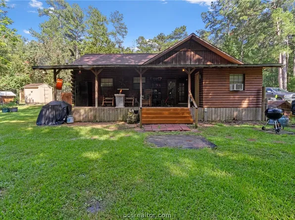 100 Fawn Dr, New Waverly, TX 77358