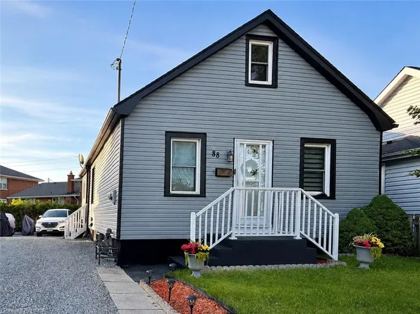 88 Page St, Saint Catharines, ON L2R 4A9