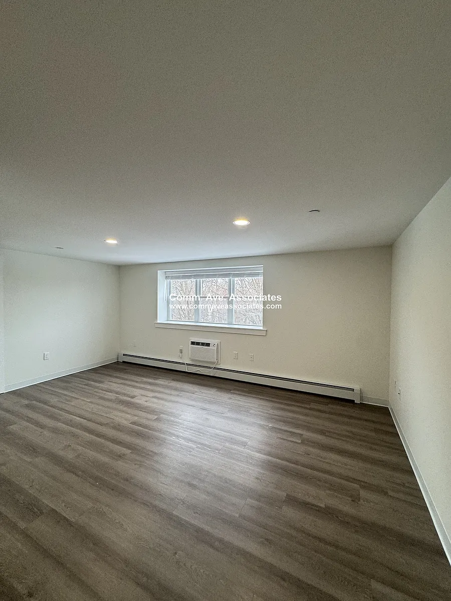 Building Photo - 1741 Washington St #5