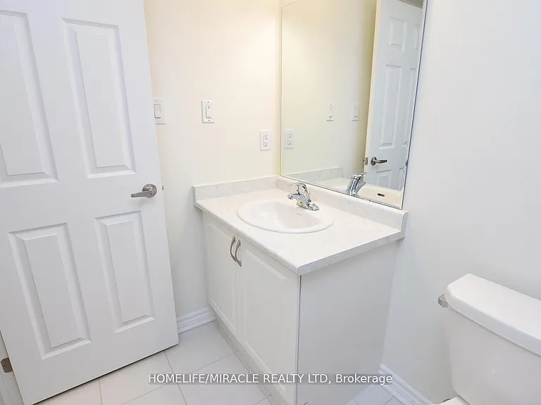 1081 Danforth Rd E #113 — Photo 32