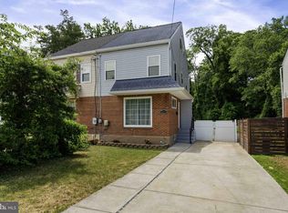 2255 Sweetbriar Dr, Alexandria, VA 22307