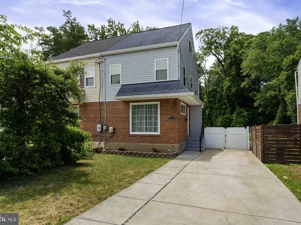 2255 Sweetbriar Dr, Alexandria, VA 22307