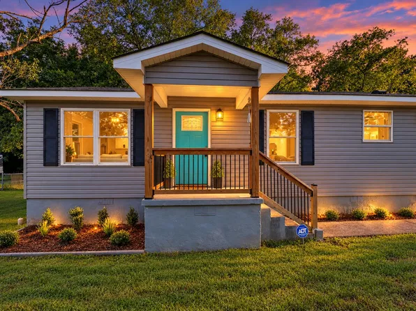 711 W James Ave, Rossville, GA 30741