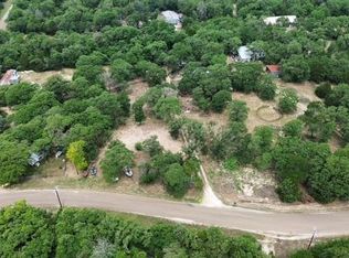 647 Hidden Oaks Dr, Elgin, TX 78621