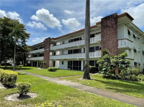 500 S Luna Court #2, Hollywood, FL 33021