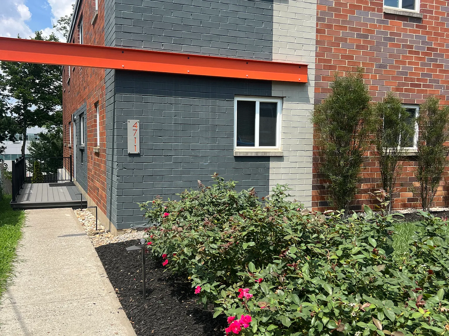 2 bed, 760 sqft, $1,395 — Photo 1
