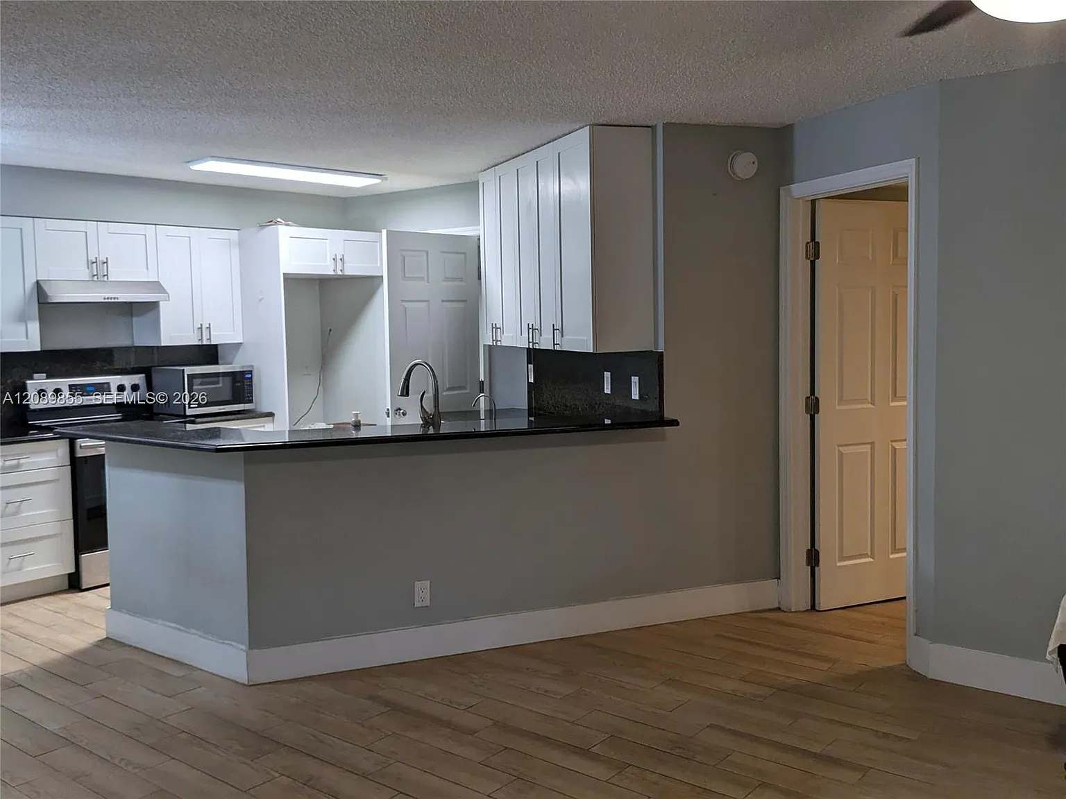 Summerbreeze Condo — Photo 2