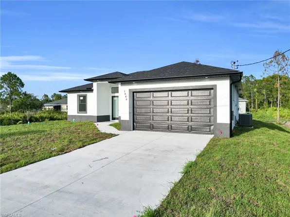 1128 Fontana ST E, LEHIGH ACRES, FL 33974