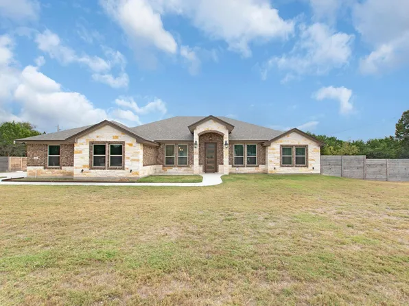 101 Savage Cir, Out of Area, TX 76522
