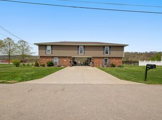 1446 N Calumet Dr, Worthington, KY 41183