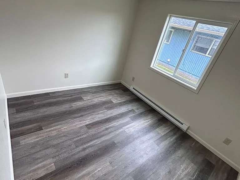 795 Elm Ave — Photo 13