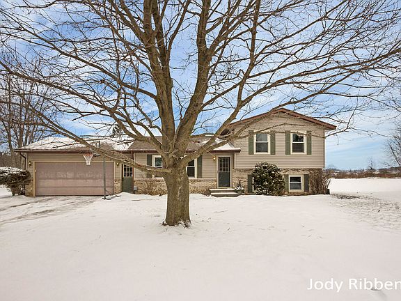 2nd image of 665 Bylsma Dr NW