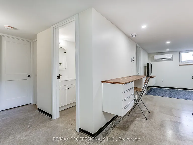 9 Cashman Cres #BASEMENT — Photo 6