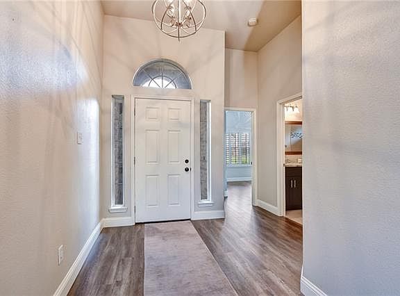 4th image of 2228 Ellis Dr
