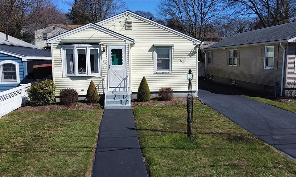 1st image of 26 Centredale Ave