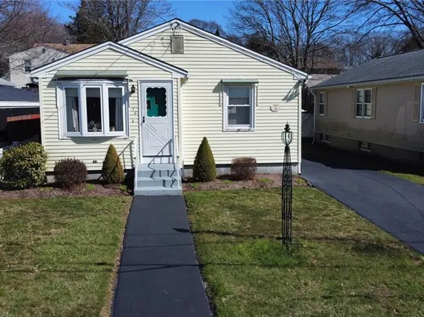 26 Centredale Ave, North Providence, RI 02911