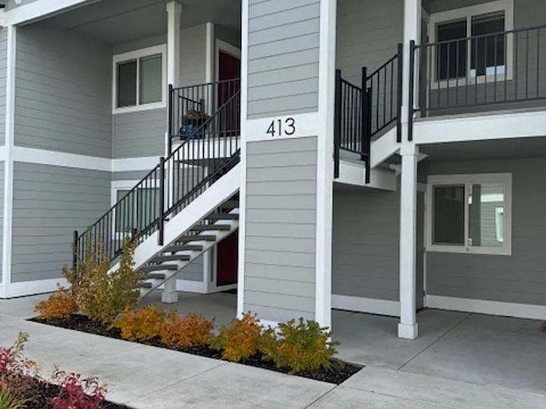 405-415 E Rapp Rd — Photo 19