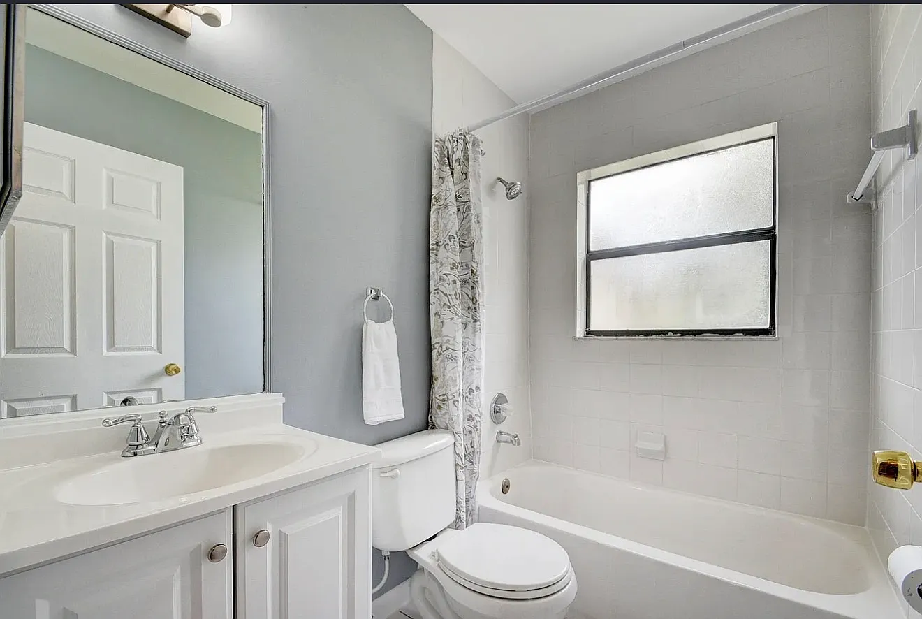 3 bed, 1194 sqft, $2,900 — Photo 2