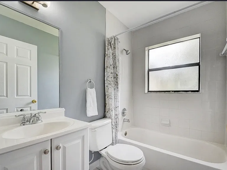 1921 Monks Ct — Photo 2