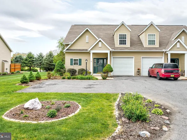 415 Stony Pointe Dr, Bellefonte, PA 16823