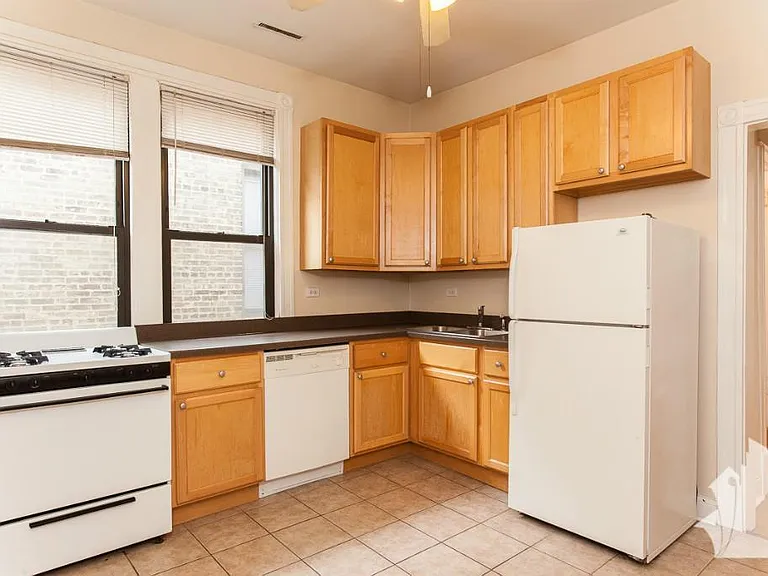 3525 N Wilton Ave #1F — Photo 9