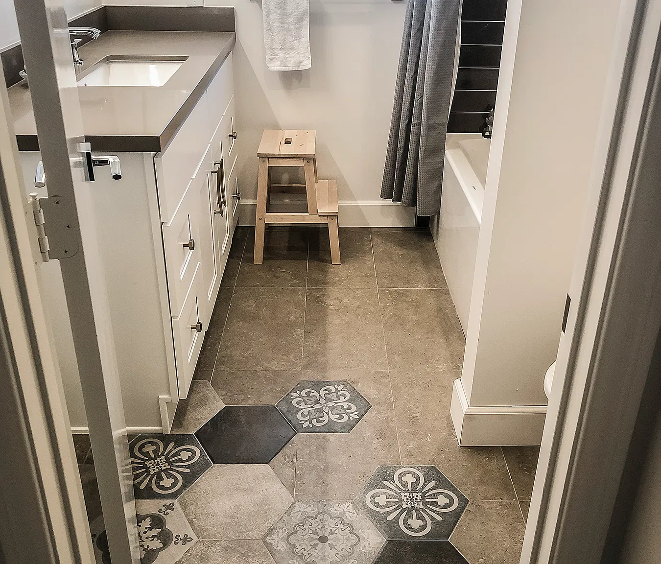 4 bed, 1428 sqft, $3,850 — Photo 3