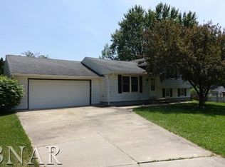 1401 Essex Ct, Normal, IL 61761