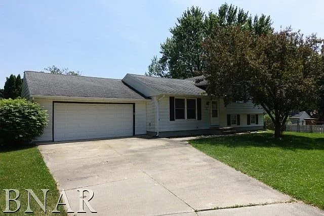 1401 Essex Ct photo 1