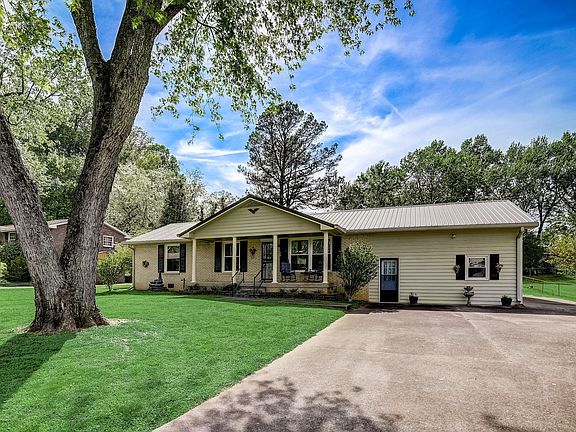 2nd image of 538 Aurelia Lynn Dr