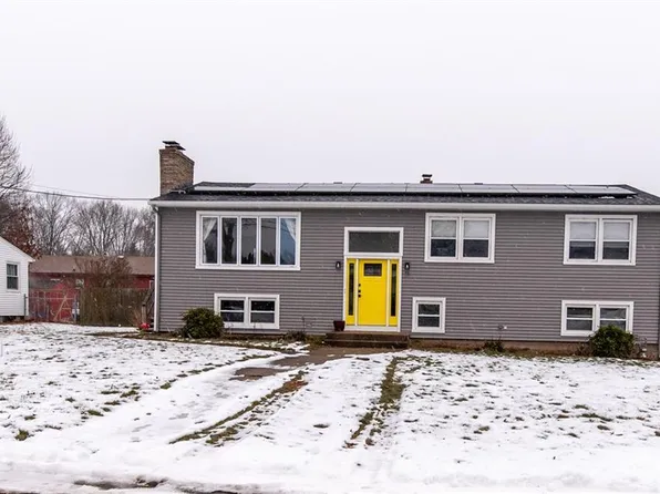 11 Polly Dr, North Providence, RI 02911