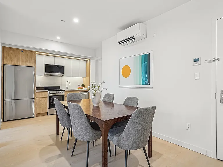 132 Waverly Ave #2B — Photo 1