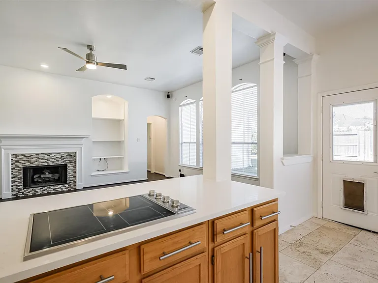 1714 Bumelia Ct — Photo 11