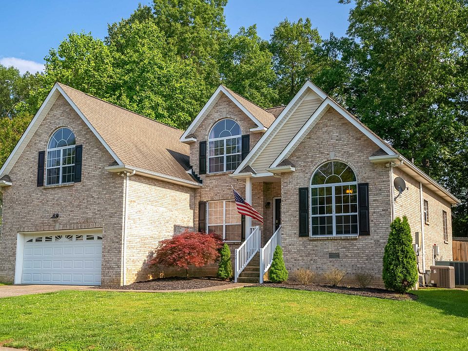 1st image of 324 Holly Ln