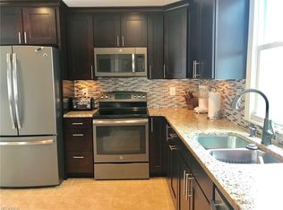 4493 Groveland Rd, University Heights, OH 44118