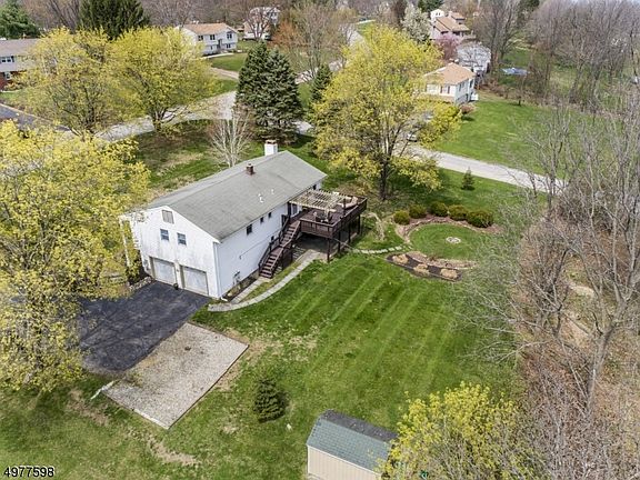 4th image of 13 Telfer Dr