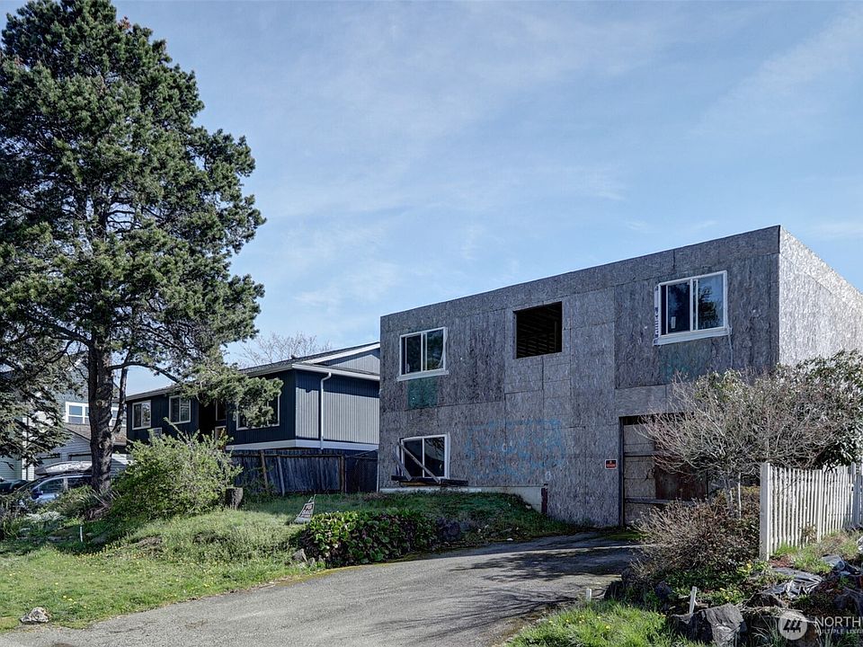 2nd image of 4916 30th Avenue S