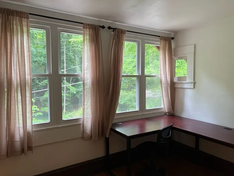 119 Thurston Ave — Photo 40