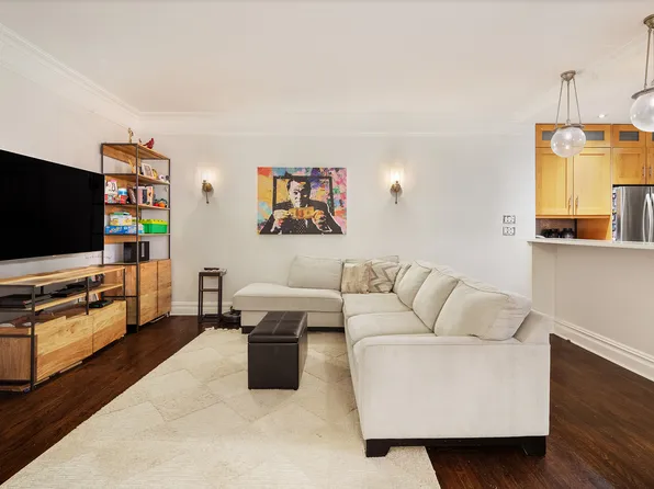 370 Central Park West image 3 of 10