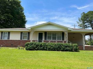 901 Crestline Cir SW, Hartselle, AL 35640