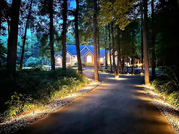 3rd image of 6725 Post Rd