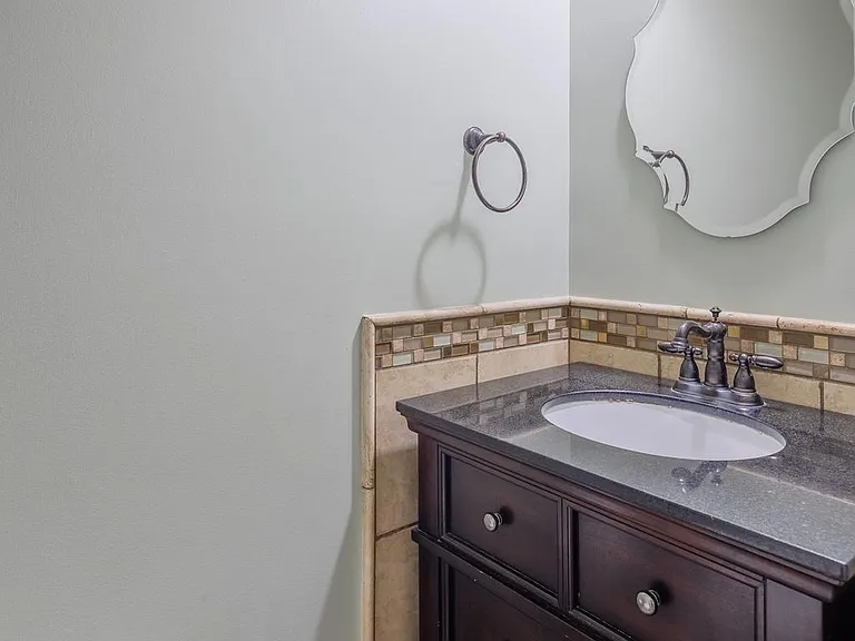 2807 Chapman Ct — Photo 3