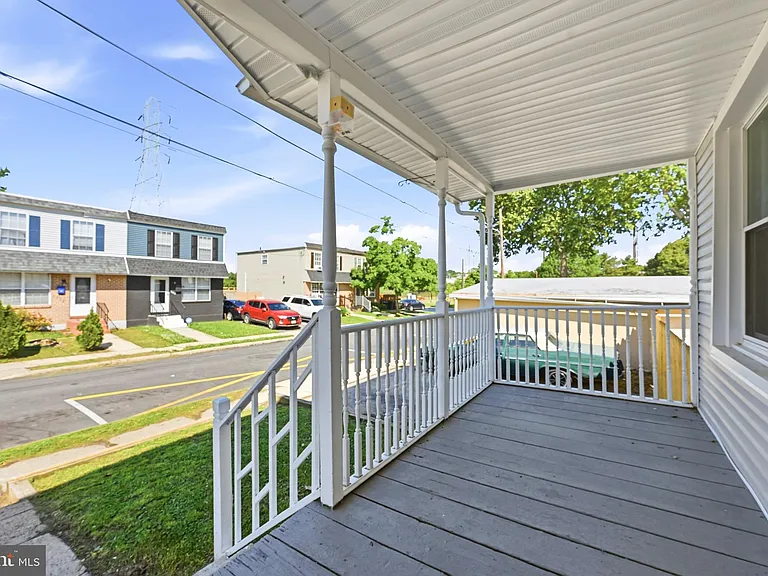 1015 McClenahan Ter — Photo 3