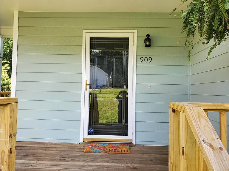 909 Perry Howard Rd — Photo 2